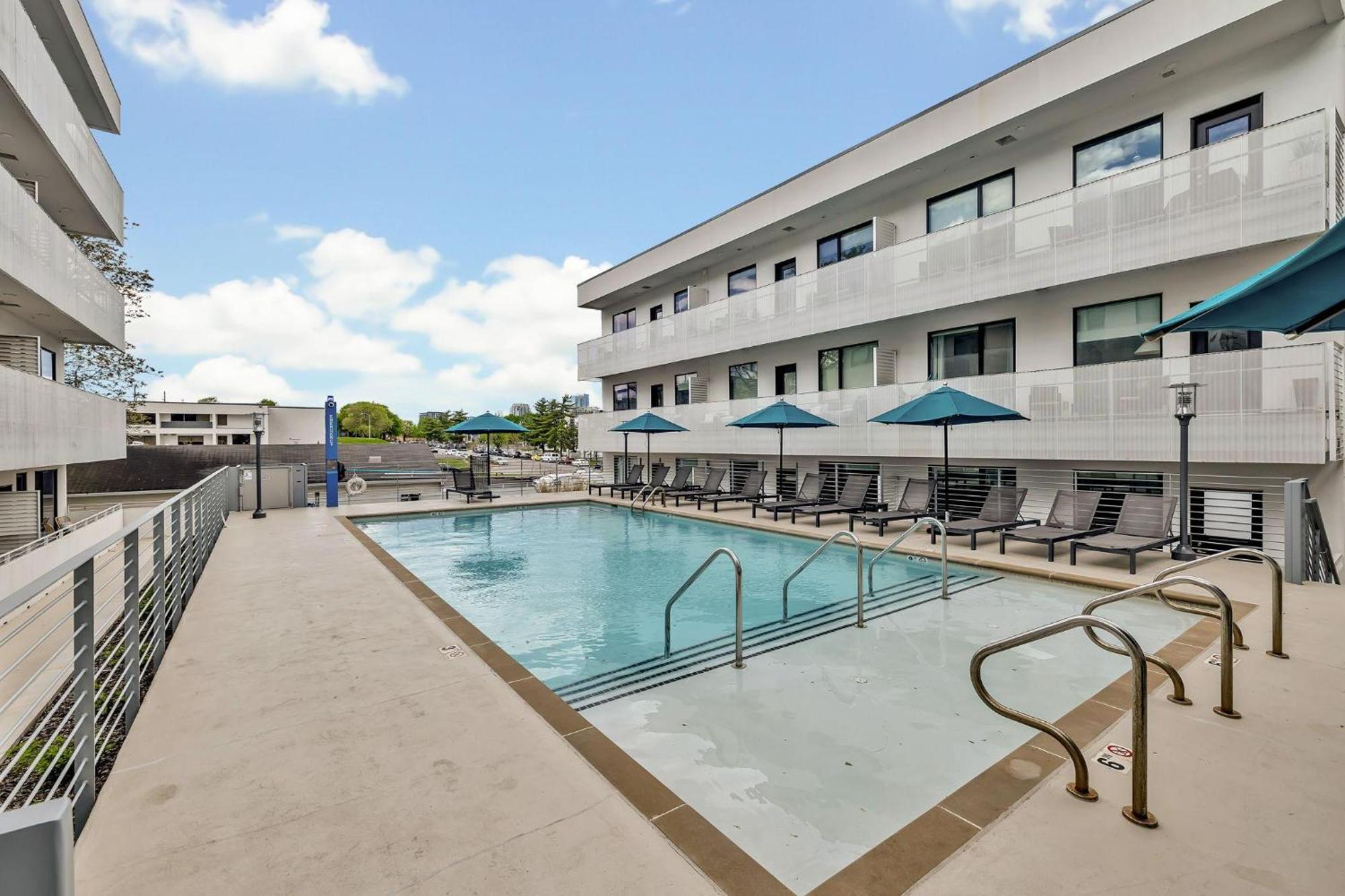 Holiday home - 920 South St Unit 210 *